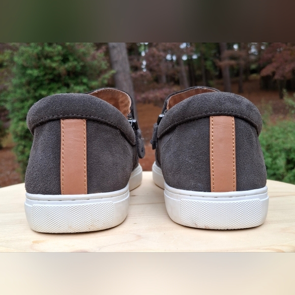 Gentle Souls Kenneth Cole Women's Grey Suede Lowe Double Zip Sneaker Size 10 - Picture 4 of 9